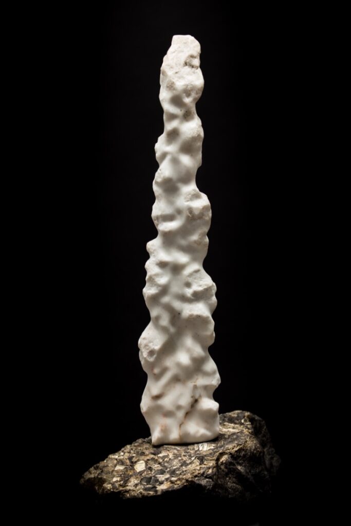 alt.engua-de-dragon-escultura-mármol