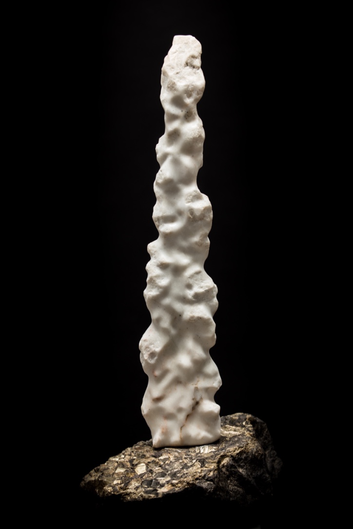 alt.engua-de-dragon-escultura-mármol